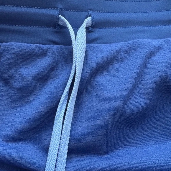 Under Armour UA Launch 7" Lined Blue Shorts Mens Medium M Fitted - Picture 3 of 5